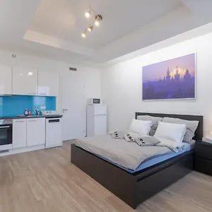 Bright Studio, 10min Centre, Free Parking Apartament Praga